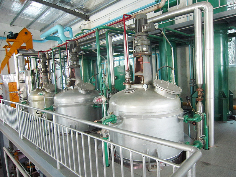 Edible oil refining equipment